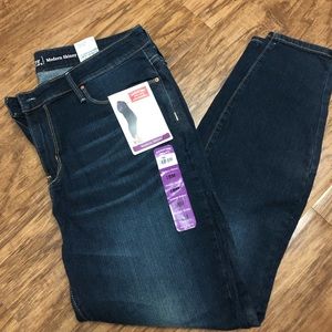 NWT Signature by Levi Plus Size Modern Skinny 18M